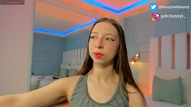 Snapshot of gabi_bunny chatting on February 24, 3:54 pm gabi bunny online show from February 24, 3:54 pm