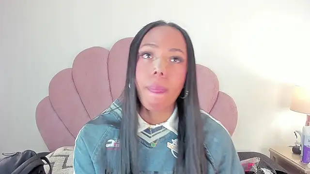 Nicole Paradise online show from October 31, 12:50 pm