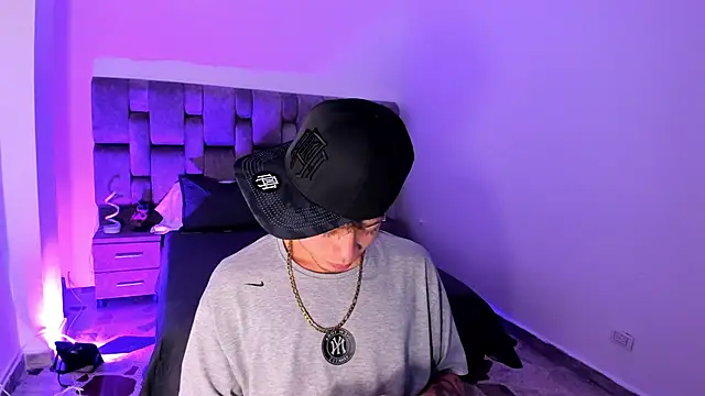 Snapshot of MarcusCollinss_ chatting on December 27, 6:20 pm MarcusCollinss online show from December 27, 6:20 pm