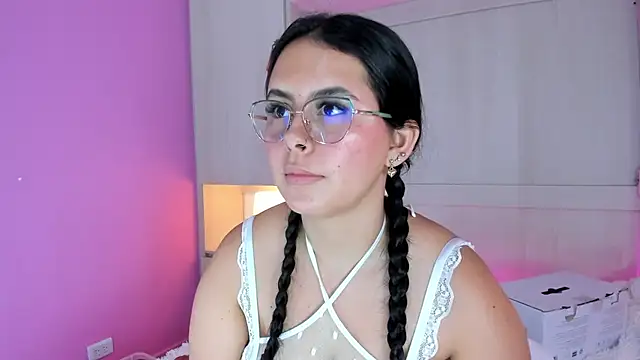 Snapshot of valerymeyerr chatting on February 22, 7:23 am valerymeyerr online show from February 22, 7:23 am