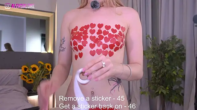 Snapshot of LexieLoree chatting on July 8, 3:11 am LexieLoree online show from July 8, 3:11 am