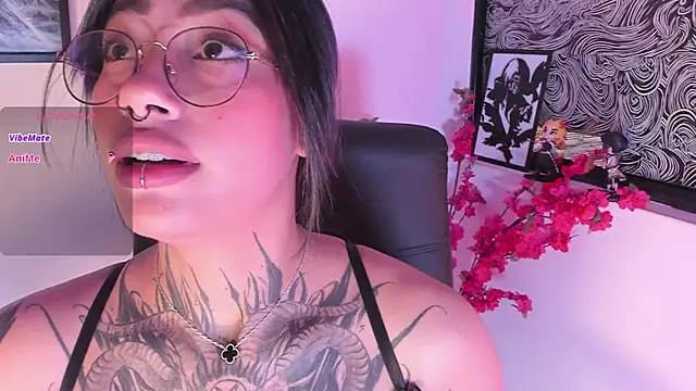 Snapshot of Akari1_Mischief chatting on June 14, 10:12 pm Akari1 Mischief online show from June 14, 10:12 pm