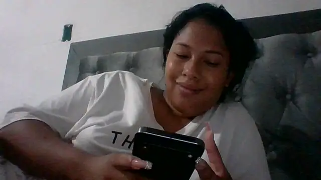Snapshot of Kitra_New chatting on February 17, 6:54 am Kitra New online show from February 17, 6:54 am