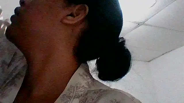 Snapshot of Kitra_New chatting on February 20, 11:32 am Kitra New online show from February 20, 11:32 am