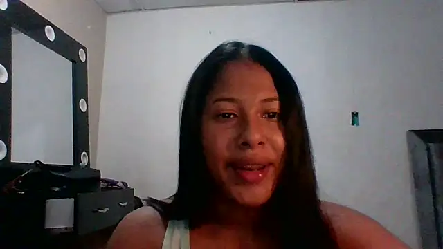 Snapshot of Kitra_New chatting on February 24, 12:25 pm Kitra New online show from February 24, 12:25 pm