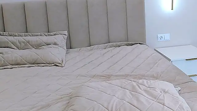 lulu wolf online show from February 18, 3:24 am