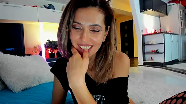 Snapshot of MissSmiley26 chatting on March 21, 3:55 am MissSmiley26 online show from March 21, 3:55 am