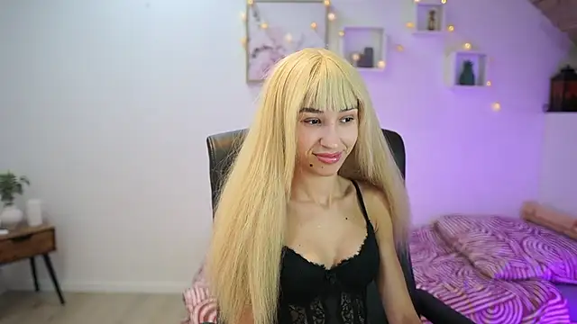 Amai  Liu online show from November 5, 6:52 pm