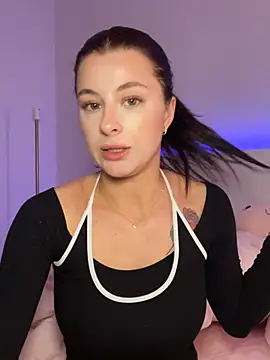 Mia-Minou online show from February 7, 8:56 pm