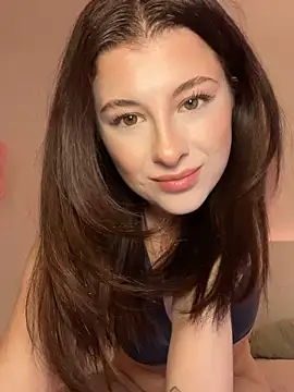 Mia-Minou online show from February 22, 12:15 pm