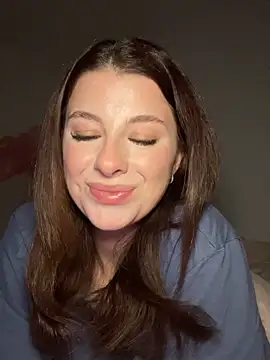 Snapshot of Mia-Minou chatting on March 11, 10:38 pm Mia-Minou online show from March 11, 10:38 pm