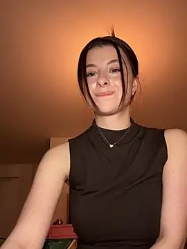 Snapshot of Mia-Minou chatting on April 7, 6:52 pm Mia-Minou online show from April 7, 6:52 pm
