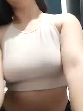 dulccemaria24 online show from December 13, 3:49 am