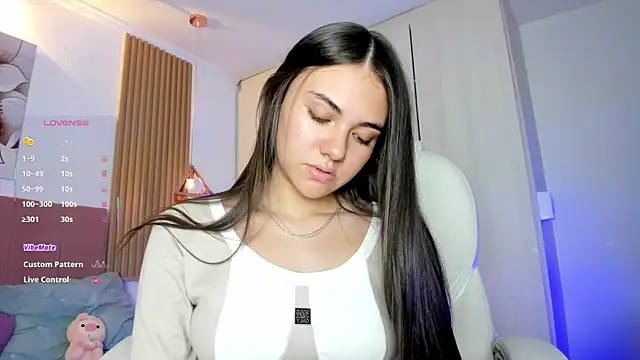 mia nevaeh online show from May 12, 9:34 pm