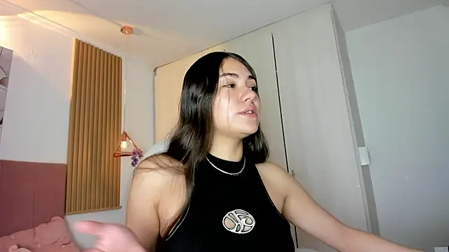mia nevaeh online show from May 19, 3:29 pm