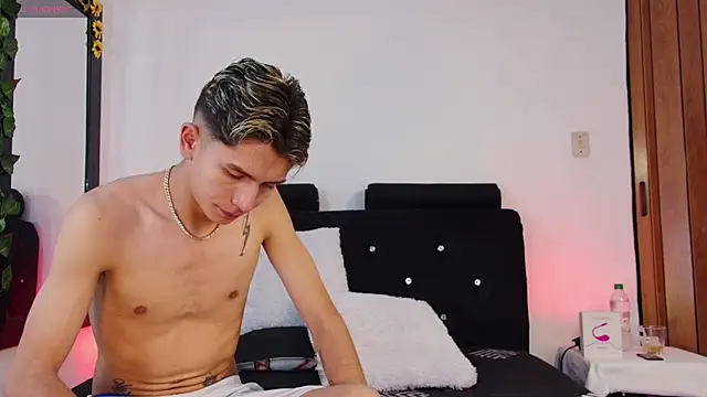 Jack lover1724 online show from June 16, 1:41 am