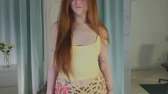 Freckle Diyana online show from March 29, 9:37 pm