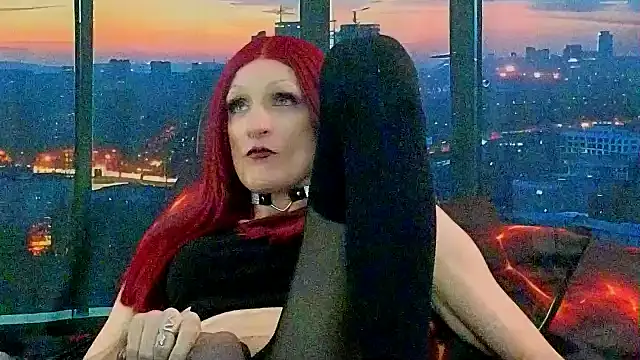 Snapshot of LuvNuk chatting on May 27, 5:59 am LuvNuk online show from May 27, 5:59 am