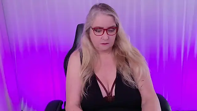 KatDSinclair online show from February 7, 2:15 pm