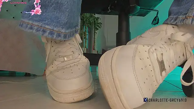 charlotte  grey online show from February 11, 7:52 pm