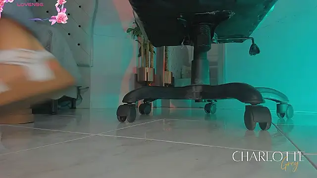 charlotte  grey online show from February 20, 8:09 pm