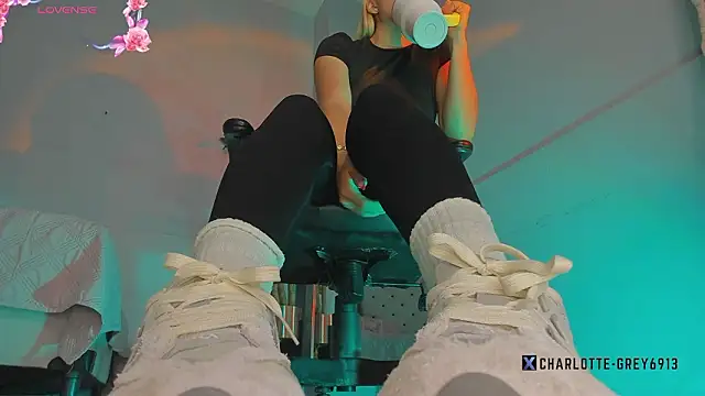 charlotte  grey online show from February 28, 8:43 pm