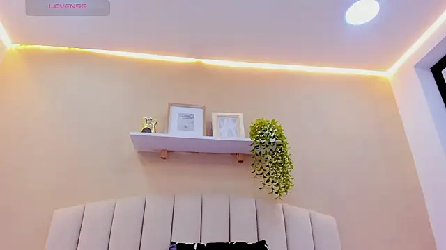 Mia thompson 19 online show from February 16, 7:10 pm