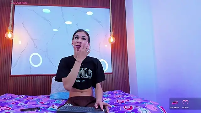 Mia thompson 19 online show from March 12, 8:04 pm