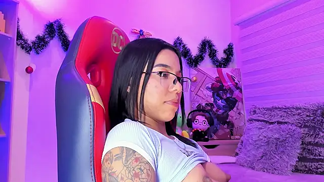 Snapshot of madelyn_rose_ chatting on January 9, 8:45 am madelyn rose online show from January 9, 8:45 am