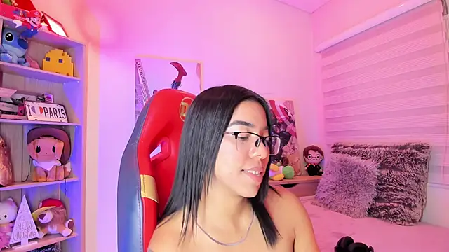 Snapshot of madelyn_rose_ chatting on January 15, 8:20 am madelyn rose online show from January 15, 8:20 am