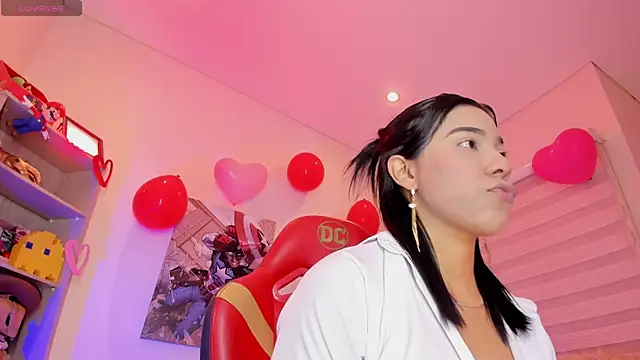 Snapshot of madelyn_rose_ chatting on February 15, 2:37 am madelyn rose online show from February 15, 2:37 am