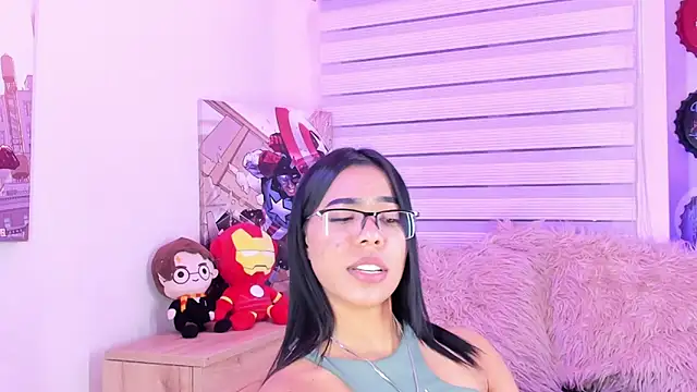 Snapshot of madelyn_rose_ chatting on March 15, 4:57 am madelyn rose online show from March 15, 4:57 am