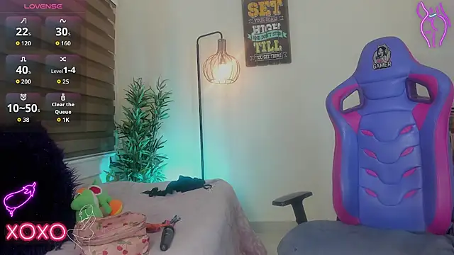 Snapshot of madelyn_rose_ chatting on October 9, 12:19 am madelyn rose online show from October 9, 12:19 am
