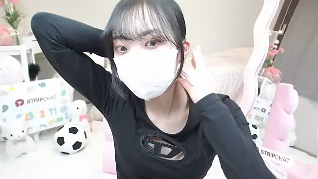 momo room online show from February 17, 10:40 am