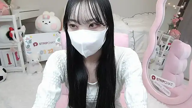 momo room online show from March 22, 10:28 am