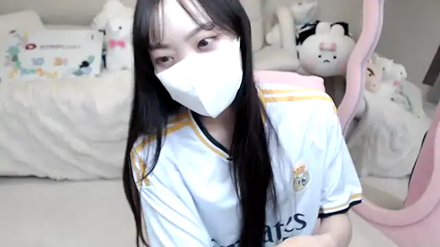 momo room online show from October 24, 10:44 am