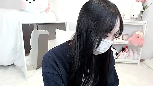 momo room online show from April 12, 10:31 am