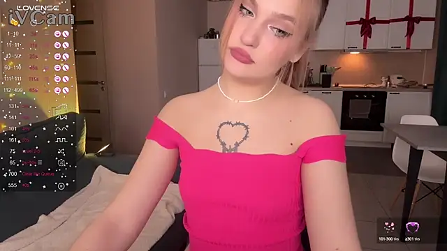 CarolineLovers online show from February 6, 10:10 pm