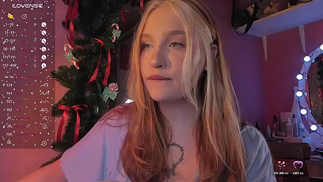 CarolineLovers online show from December 17, 8:59 pm