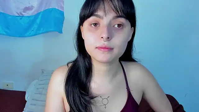 Snapshot of elizabethtaylorxxx chatting on April 4, 8:39 pm elizabethtaylorxxx online show from April 4, 8:39 pm