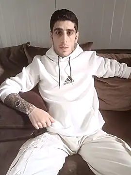 arenn1997 online show from April 8, 12:16 pm