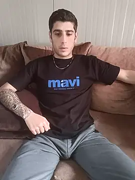 arenn1997 online show from April 14, 12:11 pm