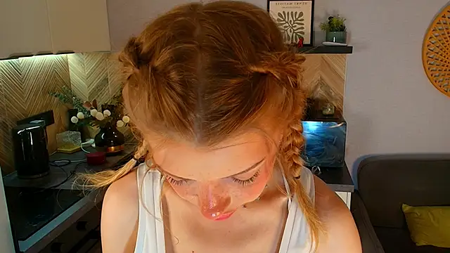 Hannah Carr online show from June 12, 2:49 pm