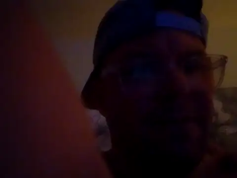 Snapshot of Vinyboy69 chatting on November 29, 12:24 am Vinyboy69 online show from November 29, 12:24 am