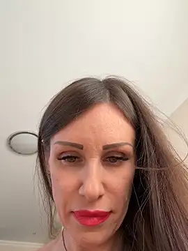 Hott Lolla online show from September 16, 6:14 am