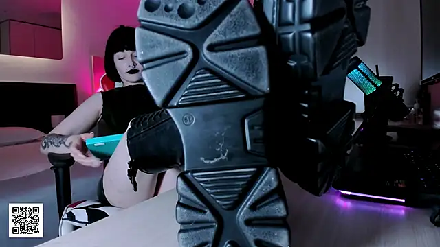  Goddess Misha  online show from November 26, 9:05 pm