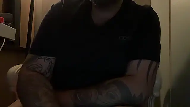 Snapshot of chubbycloudybottom chatting on June 13, 11:57 pm chubbycloudybottom online show from June 13, 11:57 pm
