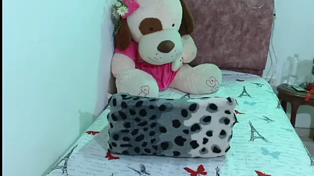 italagomez  online show from February 4, 11:42 pm