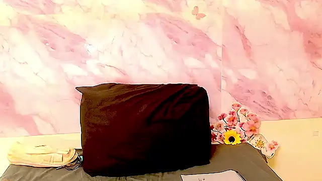 EroticSexyStripper online show from February 18, 2:13 pm