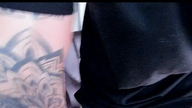 Snapshot of Cristian_Walker chatting on February 5, 12:15 am Cristian Walker online show from February 5, 12:15 am